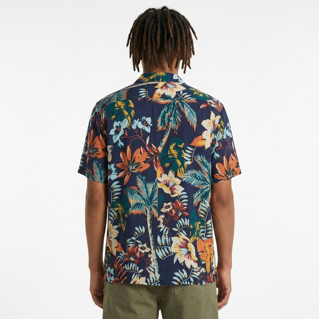 Camisa Tropical Zara - Modelo Hombre Espalda